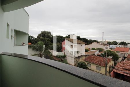 Sacada de apartamento para alugar com 1 quarto, 42m² em Tibery, Uberlândia