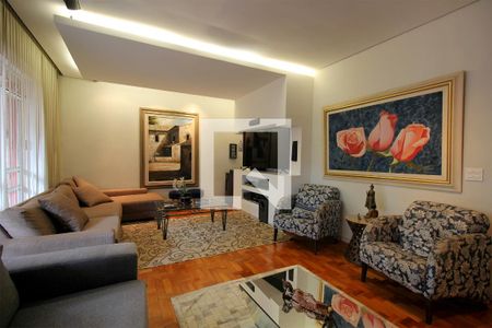 Sala de casa à venda com 3 quartos, 380m² em São Lucas, Belo Horizonte
