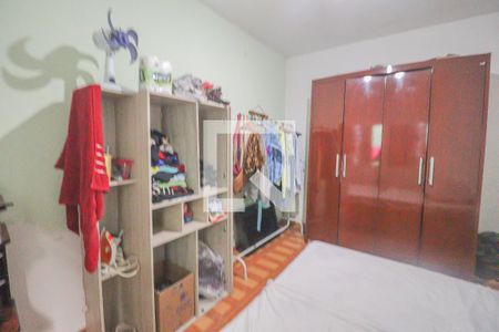 Casa à venda com 100m², 2 quartos e 2 vagas Casa à venda com 100m², 2 quartos e 2 vagasQuarto