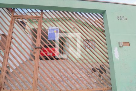 Casa à venda com 100m², 2 quartos e 2 vagas Casa à venda com 100m², 2 quartos e 2 vagasFachada