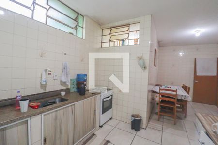 Casa à venda com 100m², 2 quartos e 2 vagas Casa à venda com 100m², 2 quartos e 2 vagasCozinha e Área de Serviço