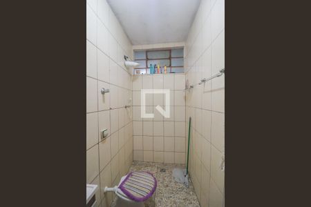 Casa à venda com 100m², 2 quartos e 2 vagas Casa à venda com 100m², 2 quartos e 2 vagasBanheiro