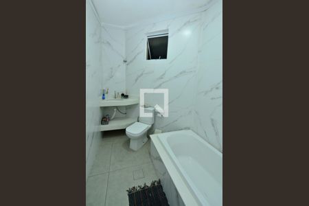 Apartamento à venda com 109m², 3 quartos e sem vaga Apartamento à venda com 109m², 3 quartos e sem vagaBanheiro social