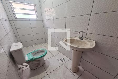 Banheiro de casa para alugar com 1 quarto, 42m² em Parque Santa Madalena, São Paulo