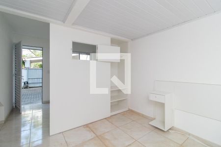 Quarto de kitnet/studio para alugar com 1 quarto, 25m² em Medianeira, Porto Alegre