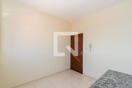 Sala de apartamento para alugar com 1 quarto, 49m² em Brás de Pina, Rio de Janeiro
