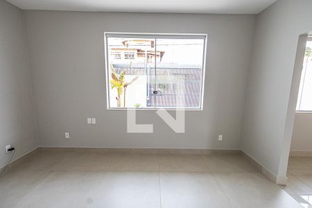 Sala 2 de casa para alugar com 2 quartos, 245m² em Alípio de Melo, Belo Horizonte