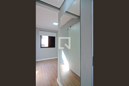 Closet do quarto 1 de apartamento para alugar com 2 quartos, 72m² em Vila Carbone, São Paulo