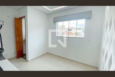 Sala de casa para alugar com 2 quartos, 74m² em Vila Alice, Santo André