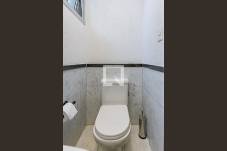 Lavabo de apartamento à venda com 1 quarto, 75m² em Belvedere, Belo Horizonte