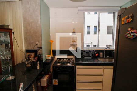 Cozinha de apartamento à venda com 2 quartos, 55m² em Serra, Belo Horizonte