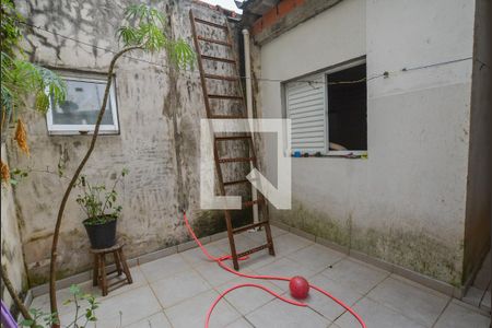 Quintal de casa à venda com 2 quartos, 125m² em Parque João Ramalho, Santo André