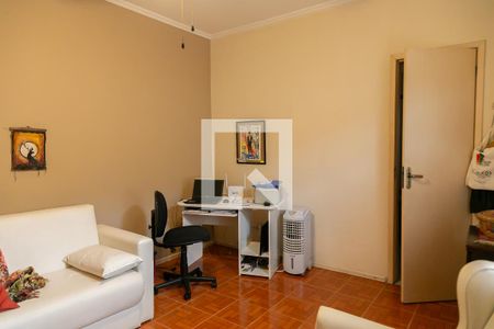 Quarto 1 de casa à venda com 2 quartos, 100m² em Medianeira, Porto Alegre