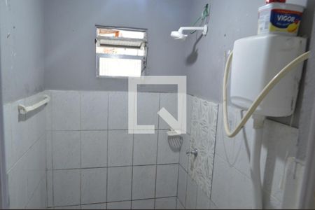 Banheiro de kitnet/studio para alugar com 1 quarto, 30m² em Tanque, Rio de Janeiro