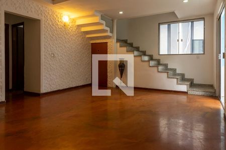 Sala de casa de condomínio para alugar com 4 quartos, 350m² em Jacarepaguá, Rio de Janeiro