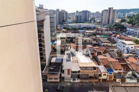 Vista Sala de apartamento à venda com 2 quartos, 80m² em Icaraí, Niterói