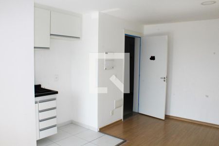 Sala de apartamento à venda com 2 quartos, 46m² em Parque Industrial Tomas Edson, São Paulo