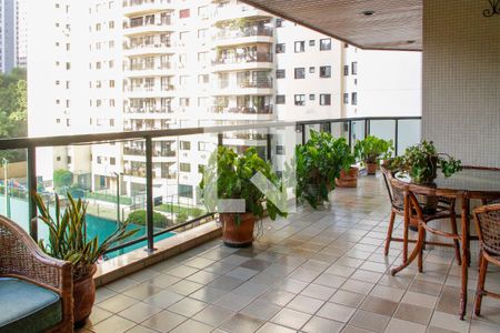 Varanda de apartamento à venda com 4 quartos, 200m² em Barra da Tijuca, Rio de Janeiro