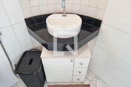 Banheiro da Suíte / Lavanderia de apartamento para alugar com 1 quarto, 33m² em Monte Castelo, São José dos Campos