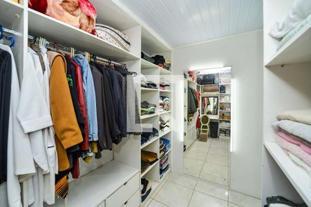 Casa à venda com 280m², 2 quartos e 2 vagas Casa à venda com 280m², 2 quartos e 2 vagasCloset da suíte