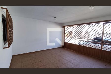 Casa à venda com 259m², 3 quartos e 2 vagas Casa à venda com 259m², 3 quartos e 2 vagasGaragem