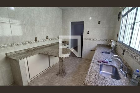 Casa à venda com 259m², 3 quartos e 2 vagas Casa à venda com 259m², 3 quartos e 2 vagasCozinha