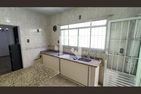 Casa à venda com 259m², 3 quartos e 2 vagas Casa à venda com 259m², 3 quartos e 2 vagasCozinha