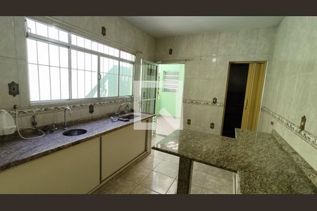 Casa à venda com 259m², 3 quartos e 2 vagas Casa à venda com 259m², 3 quartos e 2 vagasCozinha