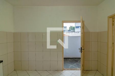 Cozinha de casa para alugar com 1 quarto, 35m² em Jardim Oriental, São Paulo