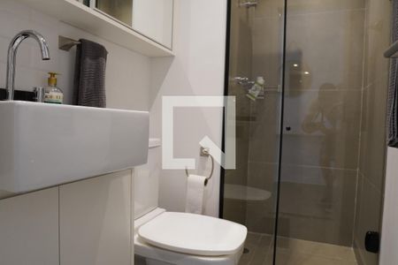 Banheiro de apartamento para alugar com 2 quartos, 60m² em Pinheiros, São Paulo