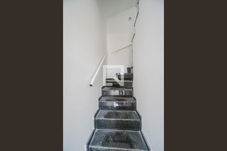 Escada de casa de condomínio à venda com 2 quartos, 100m² em Penha de França, São Paulo