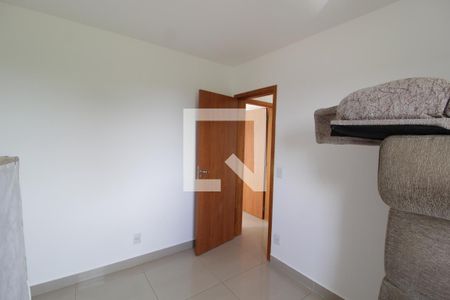 Quarto 2 de apartamento para alugar com 2 quartos, 55m² em Jardim Inconfidência, Uberlândia