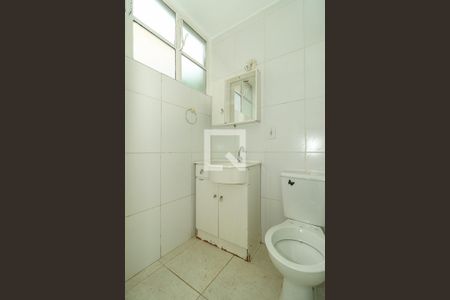 Banheiro da Suíte de apartamento para alugar com 1 quarto, 40m² em Santo Antônio, Porto Alegre