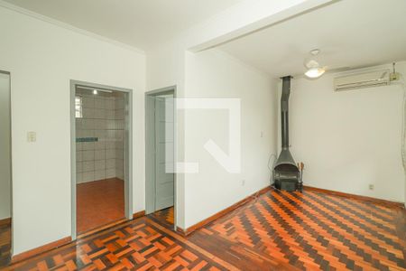 Sala de apartamento para alugar com 4 quartos, 90m² em Passo da Areia, Porto Alegre