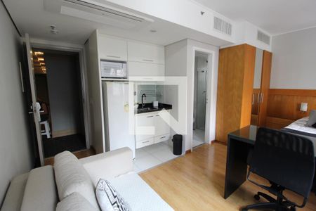Sala/Cozinha de kitnet/studio para alugar com 1 quarto, 33m² em Indianópolis, São Paulo