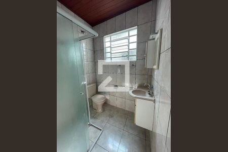 Banheiro de kitnet/studio para alugar com 1 quarto, 20m² em Jardim Bonfiglioli, São Paulo
