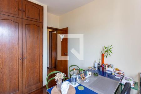 Quarto de apartamento à venda com 4 quartos, 150m² em Vila Paris, Belo Horizonte