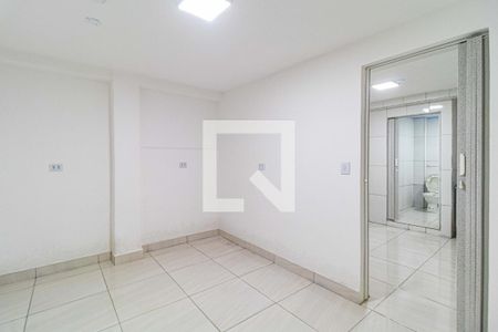 Sala/Quarto de casa para alugar com 1 quarto, 70m² em Rio Pequeno, São Paulo