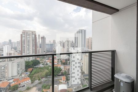 Varanda de kitnet/studio para alugar com 1 quarto, 25m² em Jardim das Acácias, São Paulo