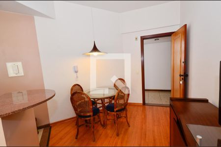 Sala de apartamento à venda com 1 quarto, 70m² em Funcionários, Belo Horizonte