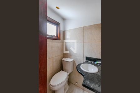 Banheiro de casa de condomínio à venda com 3 quartos, 170m² em Sétimo Céu, Porto Alegre