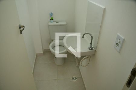 Lavabo de casa de condomínio para alugar com 2 quartos, 60m² em Maranhão, Cotia