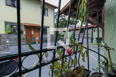 Vista da sala  de casa de condomínio à venda com 2 quartos, 67m² em Palmares, Belo Horizonte