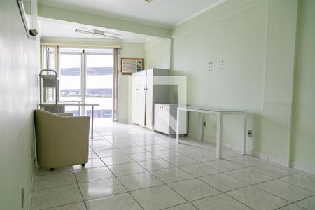 sala de kitnet/studio para alugar com 0 quarto, 30m² em Azenha, Porto Alegre