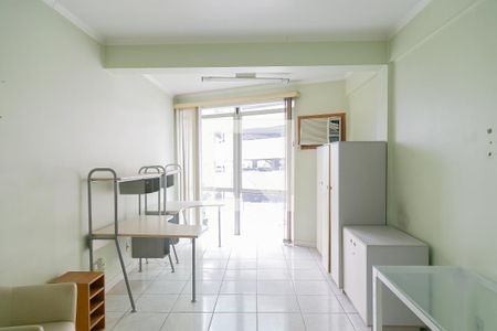 Sala de kitnet/studio para alugar com 0 quarto, 30m² em Azenha, Porto Alegre