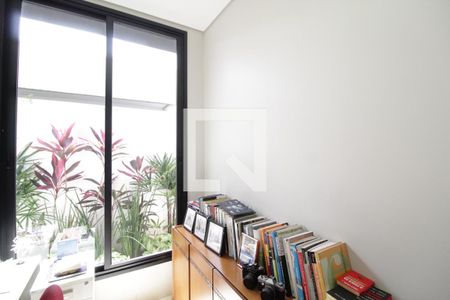 Escritório de casa de condomínio para alugar com 4 quartos, 210m² em Laranjeiras, Uberlândia