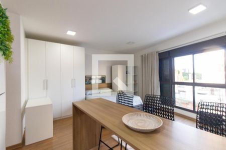 Sala/Cozinha de apartamento para alugar com 1 quarto, 27m² em Água Verde, Curitiba