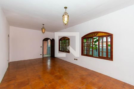 Casa à venda com 200m², 2 quartos e 4 vagasSala