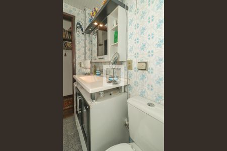 Banheiro de apartamento à venda com 2 quartos, 82m² em Vila Ipiranga, Porto Alegre