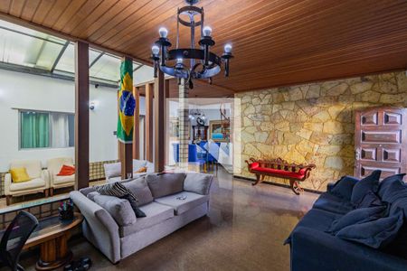 Sala de casa à venda com 4 quartos, 400m² em Sagrada Família, Belo Horizonte